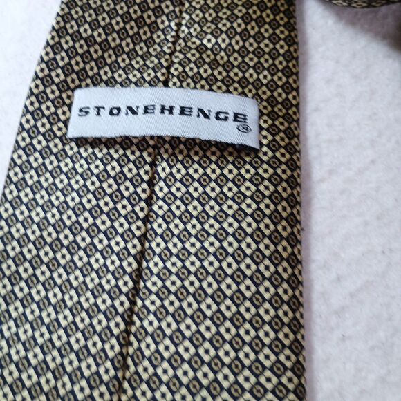 Stonehenge Gold Diamond Geometric Pattern Silk Tie Handmade - Picture 6 of 10